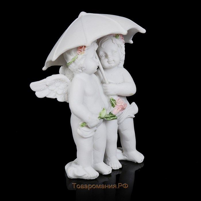 Сувенир полистоун "Ангелочки под зонтиком в розовых веночках" 8,5х6,7х6,5 см