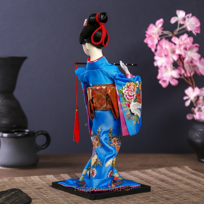 Кукла коллекционная "Японка в шелковом голубом кимоно с флейтой" 30х12,5х12,5 см