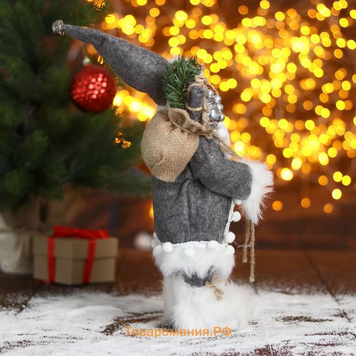 Дед Мороз "В сером тулупе со снегоступами" 30 см
