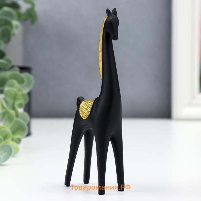 Сувенир полистоун "Чёрный конь с золотой гривой" 15х2,5х5 см