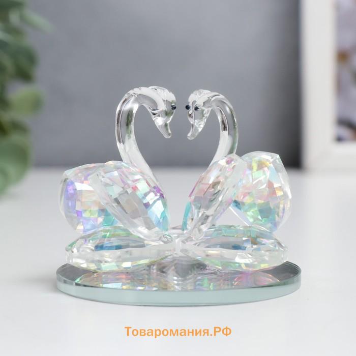 Сувенир стекло "Лебеди с бриллиантом" прозрачная голография 6,5х6х5 см