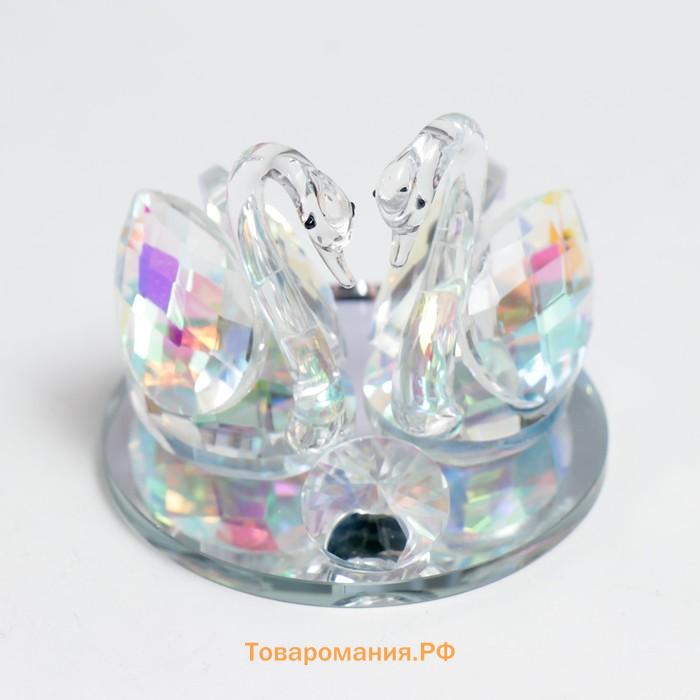 Сувенир стекло "Лебеди с бриллиантом" прозрачная голография 6,5х6х5 см