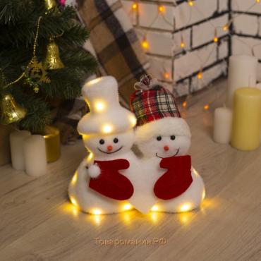 Светодиодная фигура «Снеговики» 22 × 22 × 12 см, флок, батарейки CR2032х2 (не в комплекте), свечение тёплое белое